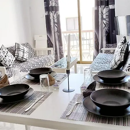 Special Offer -70 Percent Off - Sleep 5 - Location - Free Parking Apartmán