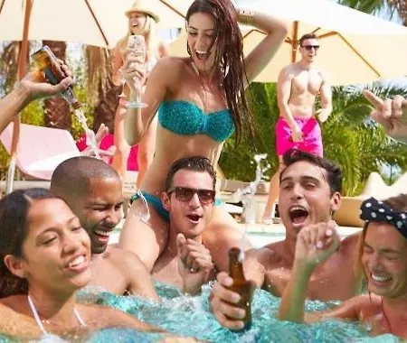 Christmas Offer -70 Percent Off - Sleep 5 - Location - Free Parking