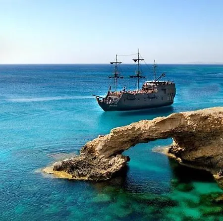 Christmas Offer -70 Percent Off - Sleep 5 - Location - Free Parking Apartment Ayia Napa