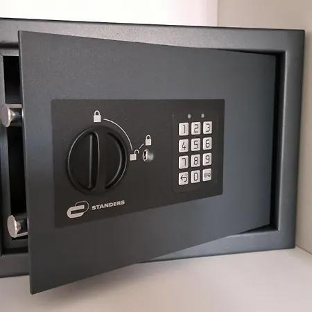 Apartment Christmas Offer -70 Percent Off - Sleep 5 - Location - Free Parking Ayia Napa