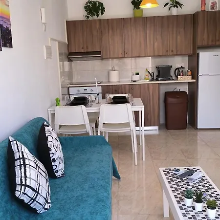 Christmas Offer -70 Percent Off - Sleep 5 - Location - Free Parking