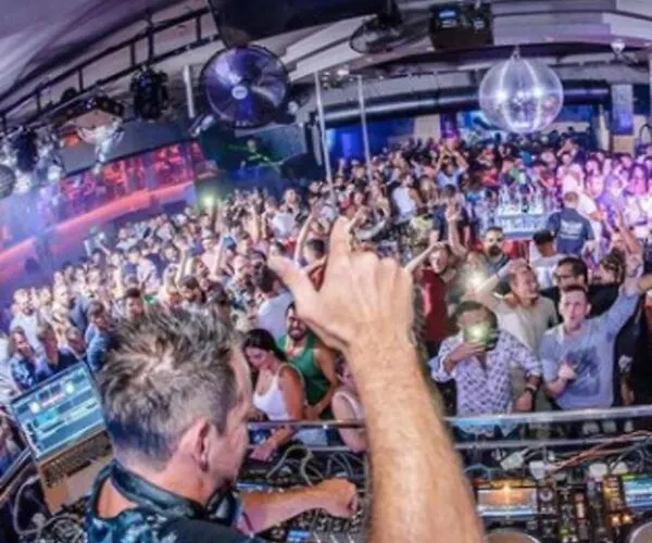 Special Offer -70 Percent Off - Sleep 5 - Location - Free Parking