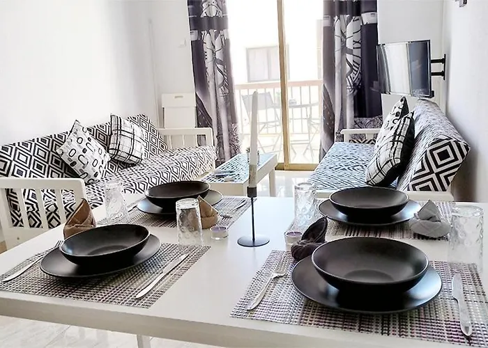 Special Offer -70 Percent Off - Sleep 5 - Location - Free Parking Appartamento