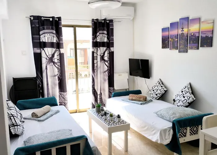 Apartment Special Offer -70 Percent Off - Sleep 5 - Location - Free Parking *