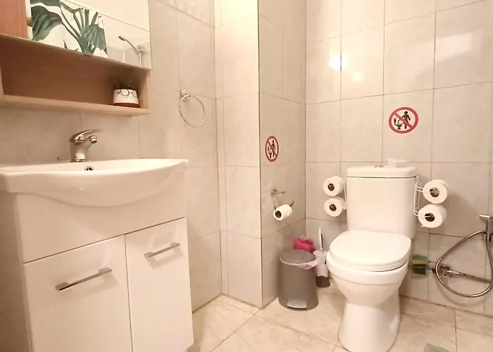 Special Offer -70 Percent Off - Sleep 5 - Location - Free Parking Apartment